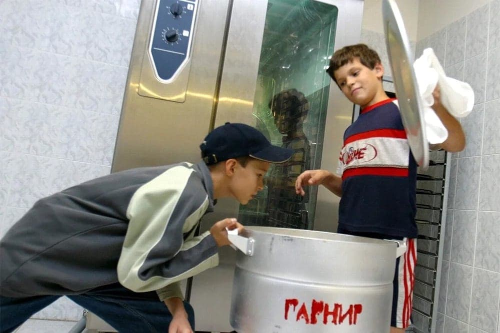 В школьном меню стало меньше мяса и овощей: что показала проверка